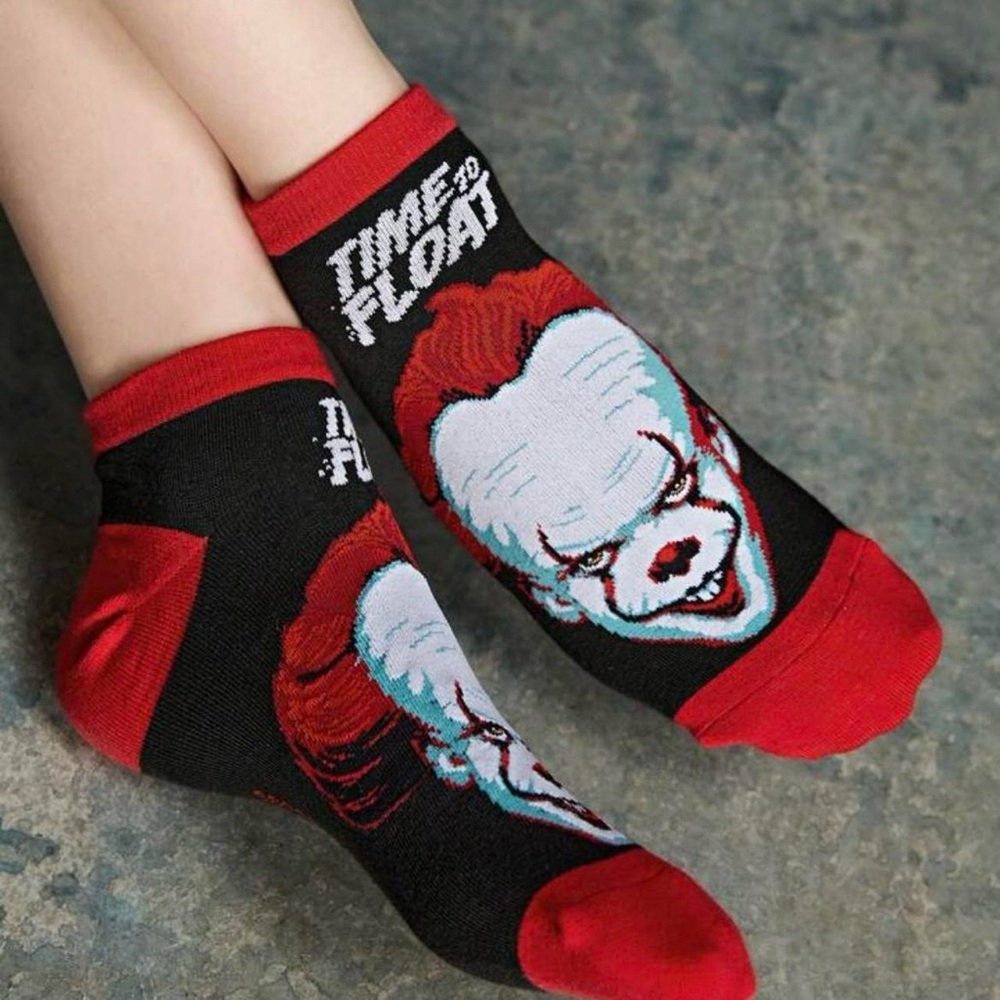 Pennywise clown IT DERRY Red and Black Graphic Ankle Socks women